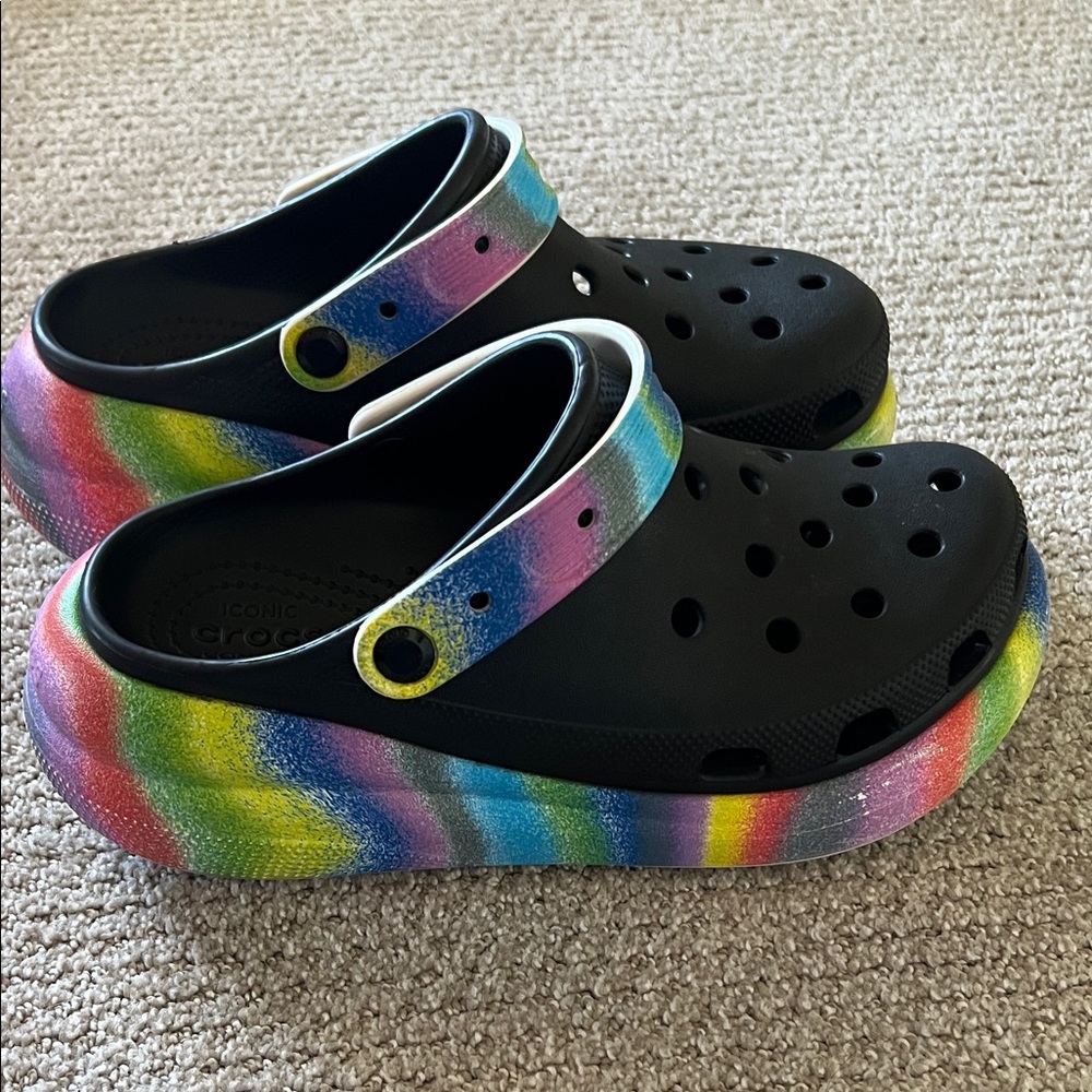 CROCS Size 10 Womens Platform Black Clog with Rainbow Tie-Dye Accents - Picture 5 of 7